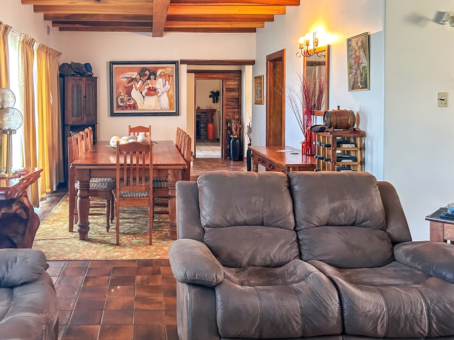 8 Bedroom Property for Sale in Greenfields Western Cape